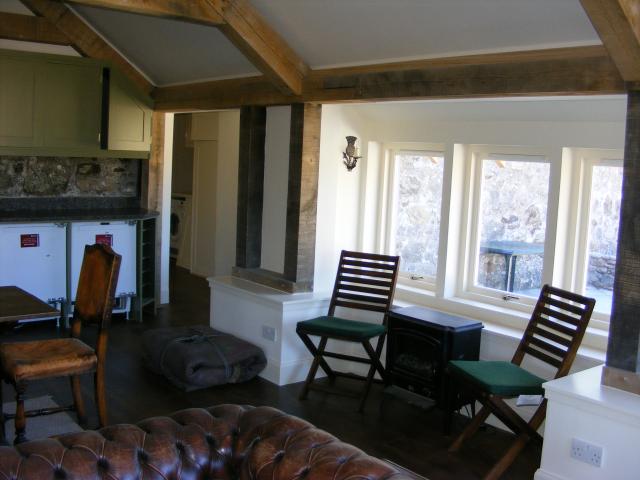 Linns_Interior_3.JPG